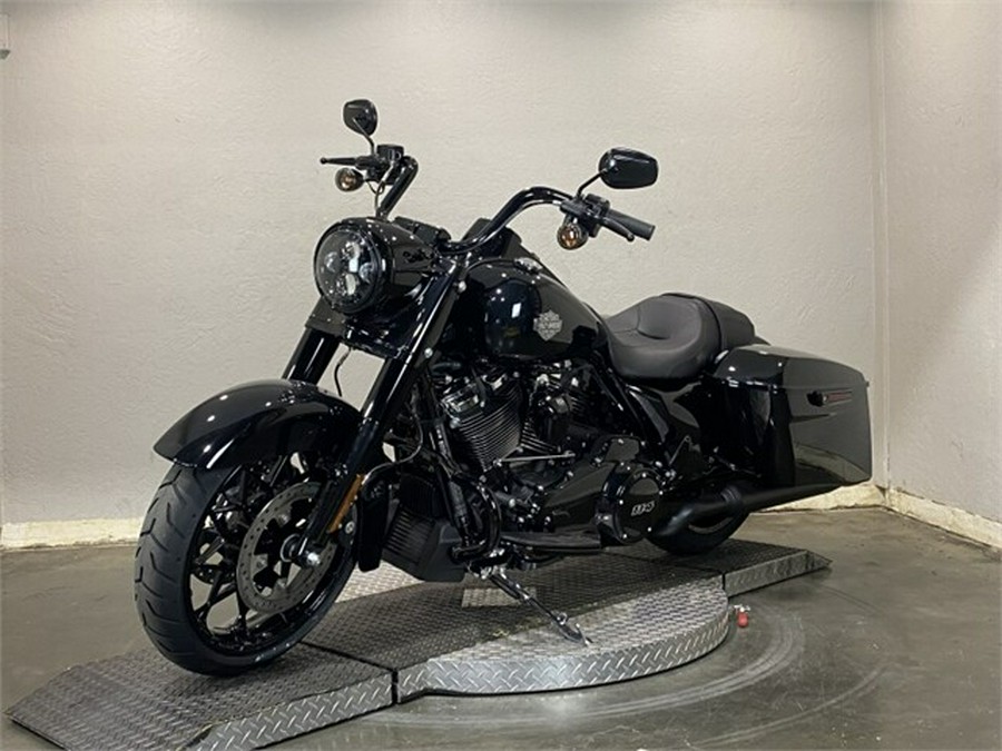 2023 Harley-Davidson Road King Special Vivid Black