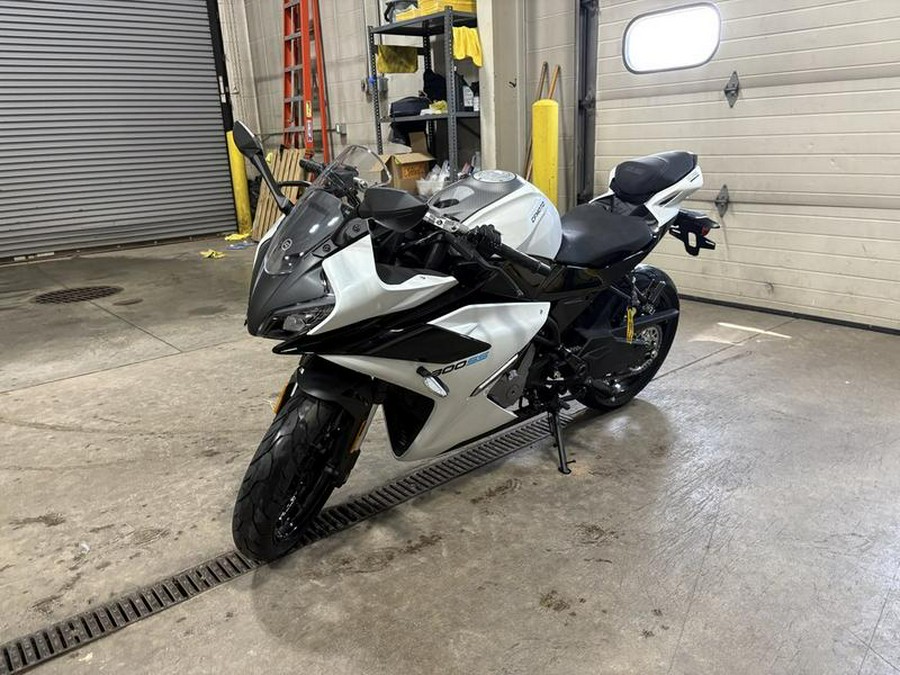 2025 CFMOTO 300SS