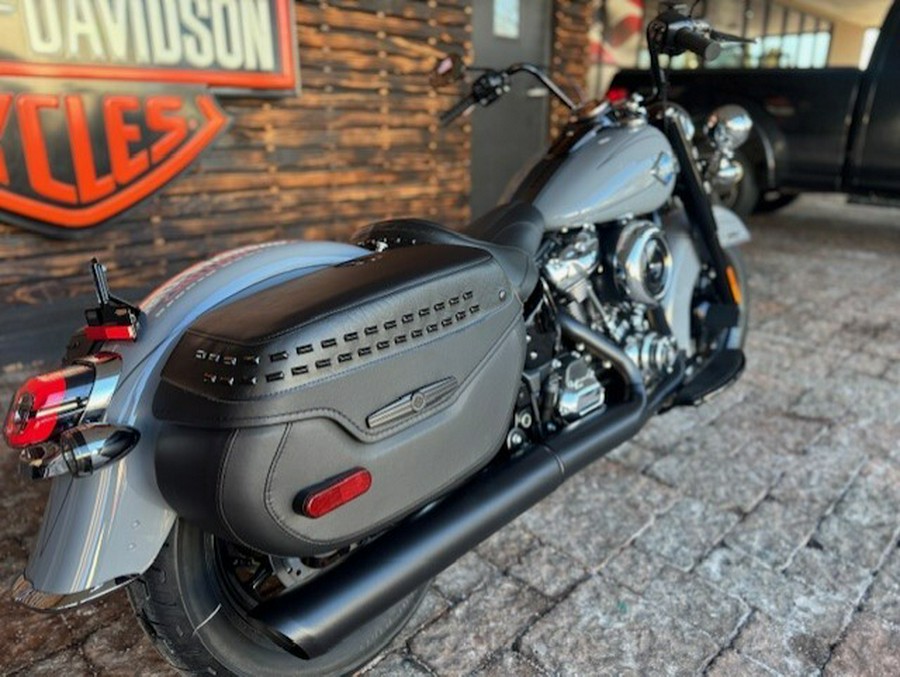 2026 Harley Davidson Heritage Classic® FLHC