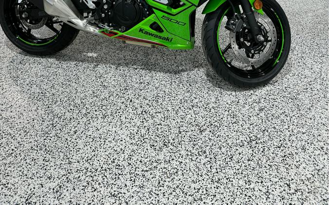 2024 Kawasaki Ninja 500 KRT Edition