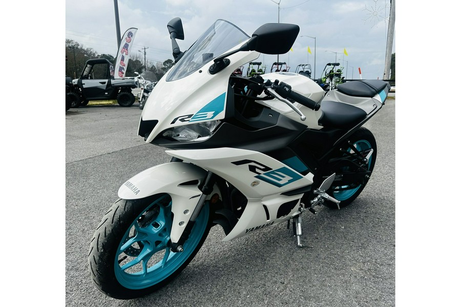 2024 Yamaha YZF-R3 ABS