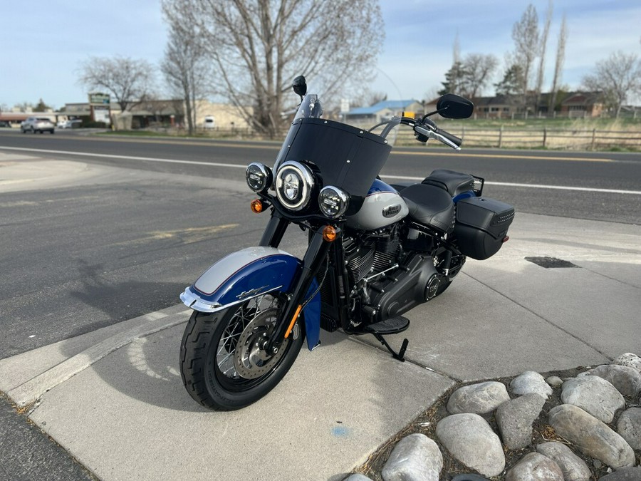 2023 Harley-Davidson Heritage Classic Billiard Blue/Billiard Gray – Black Finish