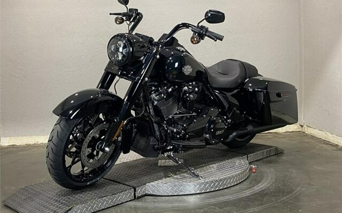 2023 Harley-Davidson Road King Special Vivid Black