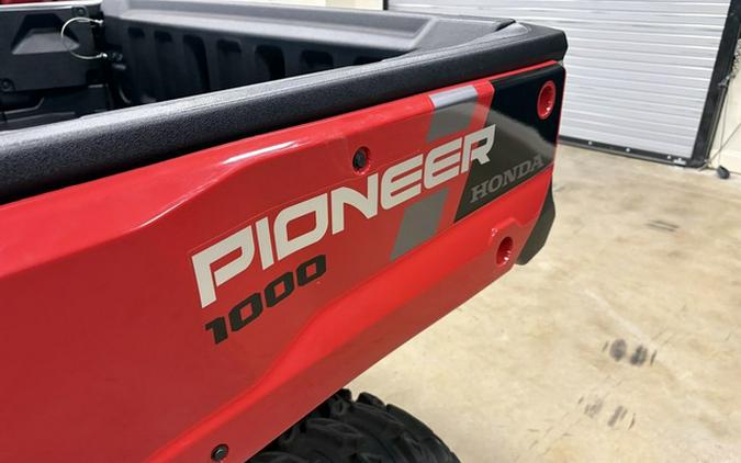 2025 Honda Pioneer 1000-6 Deluxe Crew