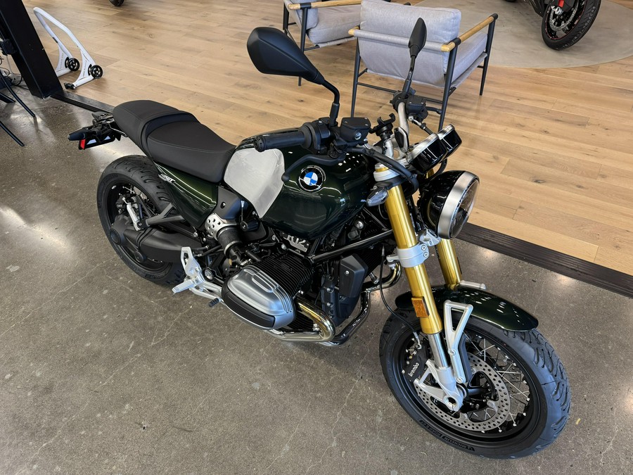 2025 BMW R 12 nineT - SAN REMO GREEN METALLIC