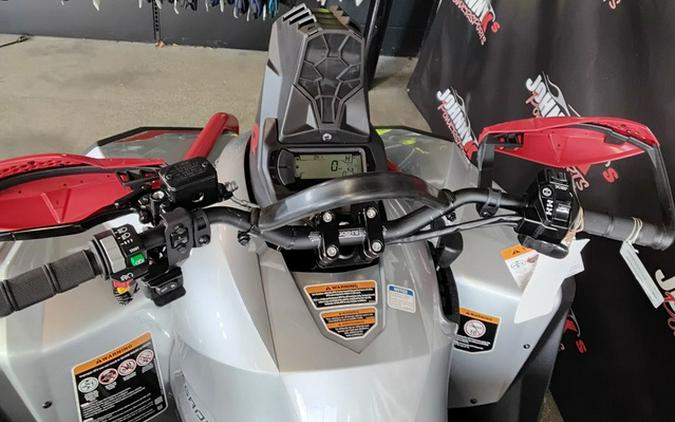 2026 Can-Am Renegade X Mr 1000 R Hyper Silver & Legion Red