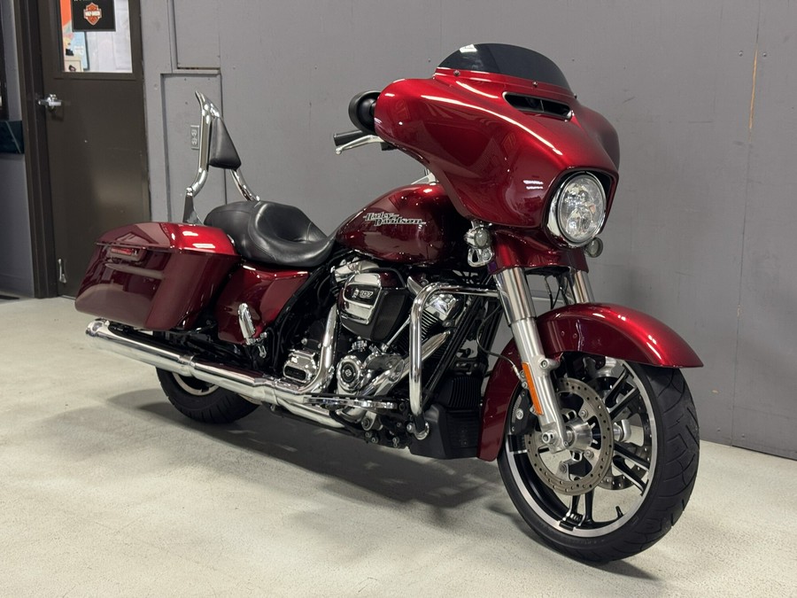 FLHXS 2017 Street Glide® Special