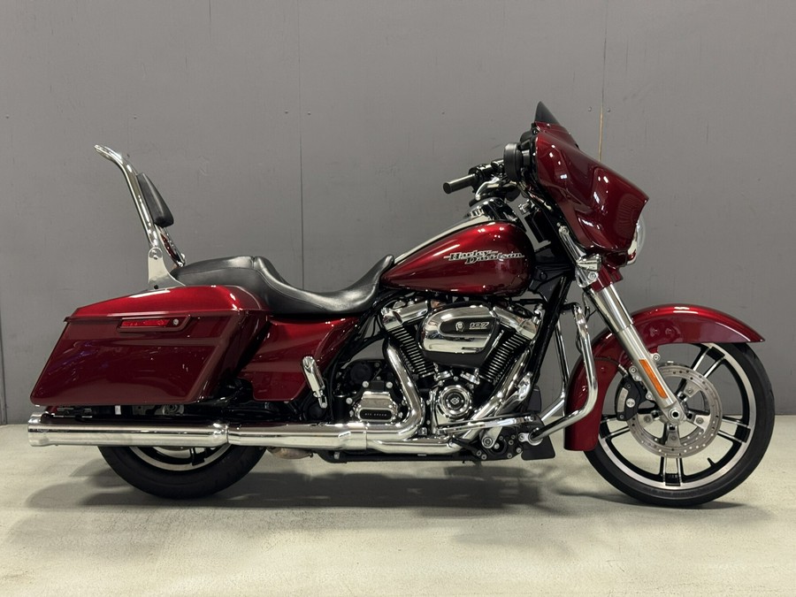 FLHXS 2017 Street Glide® Special