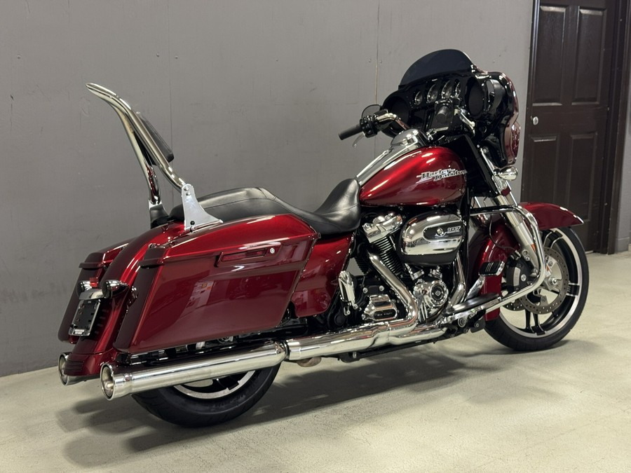 FLHXS 2017 Street Glide® Special