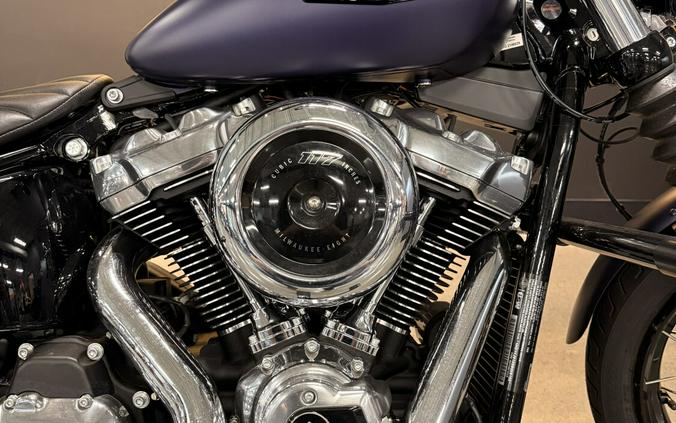 2025 Harley-Davidson® Street Bob® Purple Abyss Denim w/Laced Wheels
