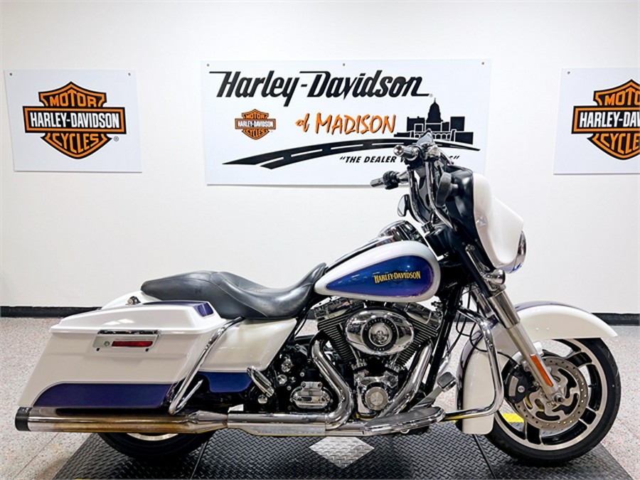 2010 Harley-Davidson Street Glide FLHX 37,179 Miles White Ice Pearl / Black Ice Pearl