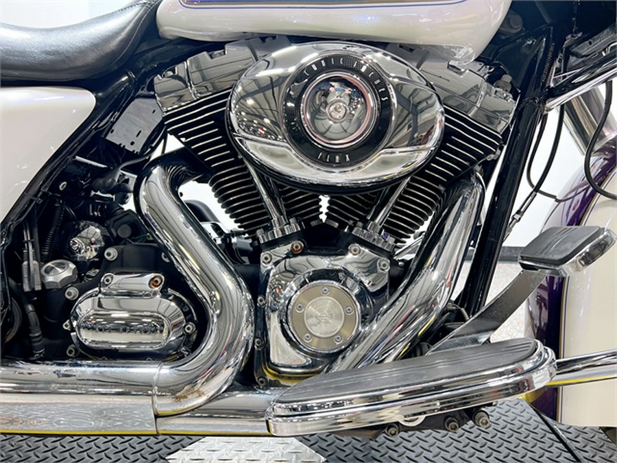 2010 Harley-Davidson Street Glide FLHX 37,179 Miles White Ice Pearl / Black Ice Pearl