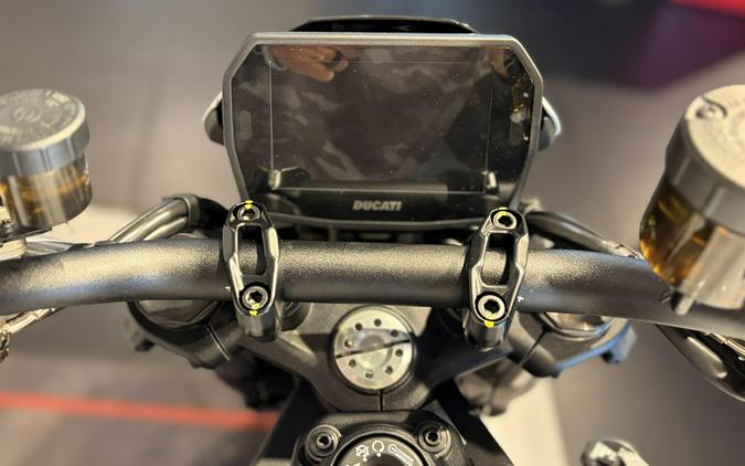 2027 Ducati MONSTER PLUS