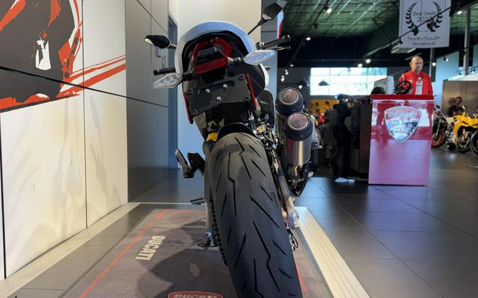 2027 Ducati MONSTER PLUS