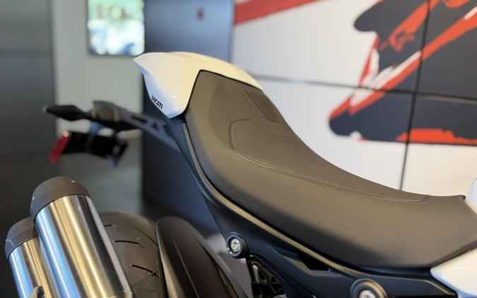2027 Ducati MONSTER PLUS