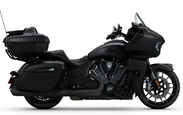 2025 Indian Pursuit® Dark Horse® with Powerband Audio Package
