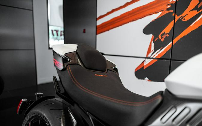 2027 Ducati DIAVEL V4 RS