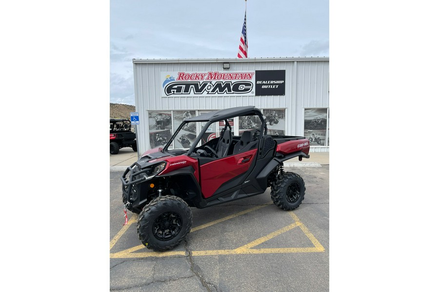 2024 Can-Am Commander XT 700 Red / Black