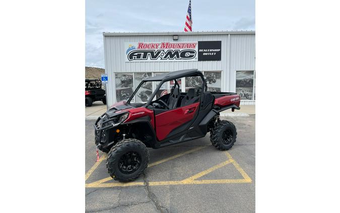 2024 Can-Am Commander XT 700 Red / Black