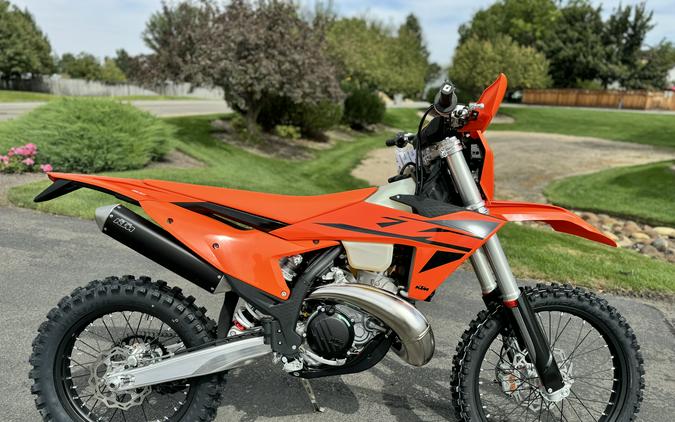 FIRST LOOK! KTM INTRODUCES 2024 KTM 300XC-W HARD-ENDURO MODEL