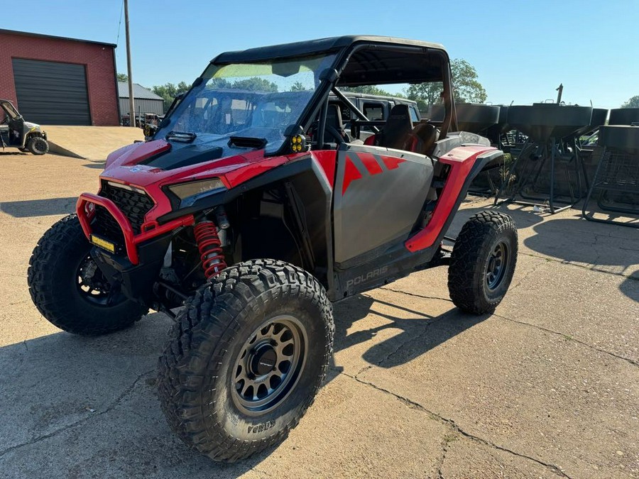 2024 Polaris Industries RZR XP 1000 Ultimate Indy Red