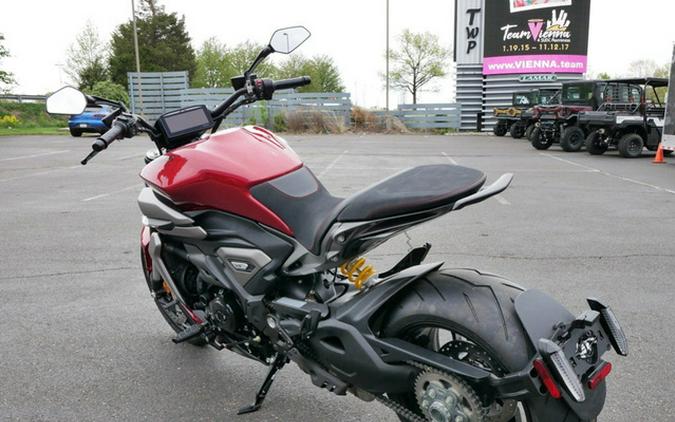 2026 Ducati XDiavel V4 Burning Red V4