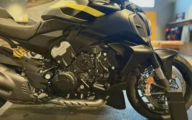 2026 Ducati DIAVEL V4
