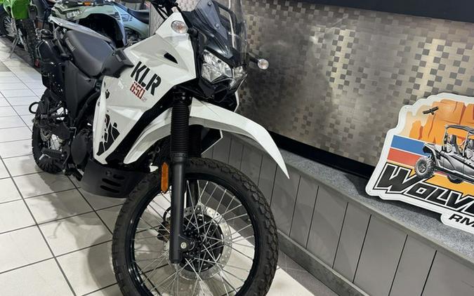 2025 Kawasaki KLR650 S Pearl Crystal White/Metallic Carbon Gra