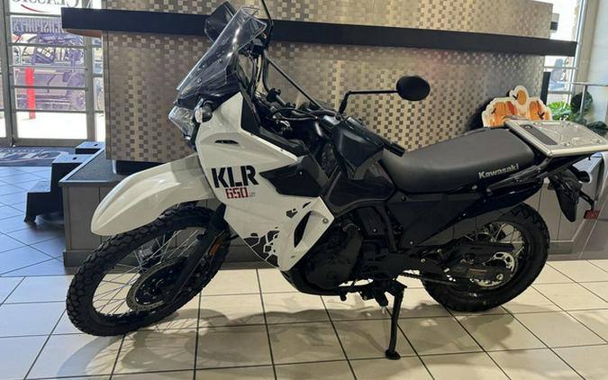 2025 Kawasaki KLR650 S Pearl Crystal White/Metallic Carbon Gra