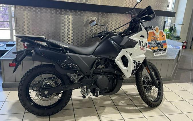 2025 Kawasaki KLR650 S Pearl Crystal White/Metallic Carbon Gra