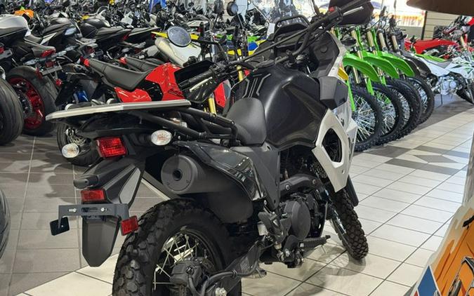 2025 Kawasaki KLR650 S Pearl Crystal White/Metallic Carbon Gra