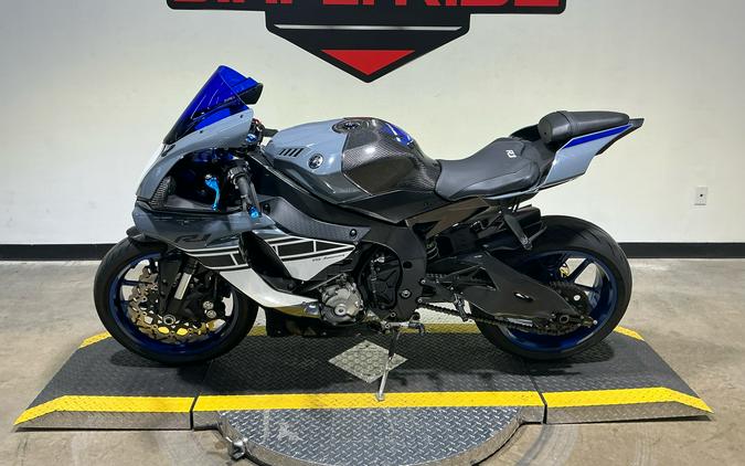 2016 Yamaha YZF-R1S