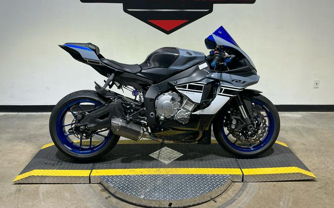 2016 Yamaha YZF-R1S