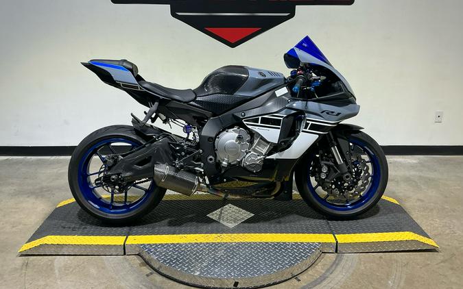 2016 Yamaha YZF-R1S