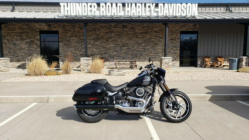 2021 Harley-Davidson Sport Glide Review: Two-Wheeled Convertible