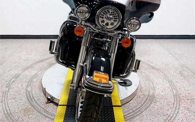 2010 Harley-Davidson Ultra Classic Electra Glide FLHTCU 14,185 Miles Vivid Black / Brilliant Silver Pearl