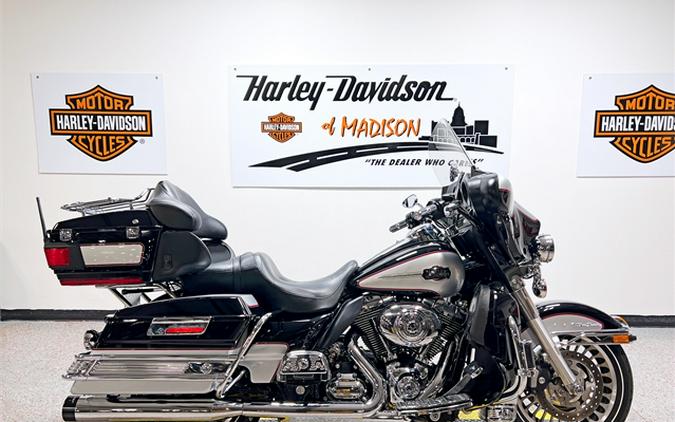 2010 Harley-Davidson Ultra Classic Electra Glide FLHTCU 14,185 Miles Vivid Black / Brilliant Silver Pearl