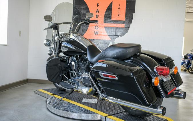 2015 Harley-Davidson Road King Classic Grand American Touring FLHR