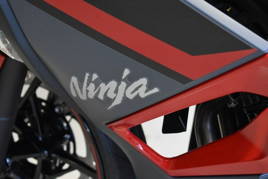2025 Kawasaki Ninja 500 ABS Passion Red/Metallic Flat Spark Bla