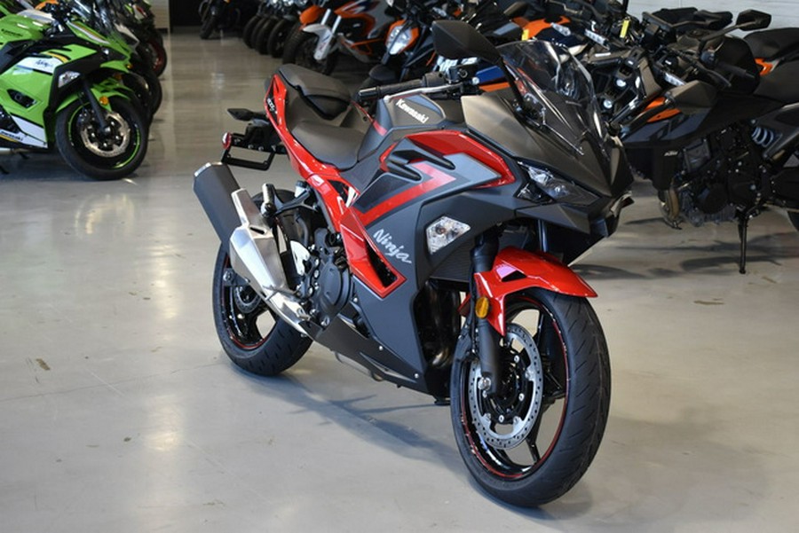 2025 Kawasaki Ninja 500 ABS Passion Red/Metallic Flat Spark Bla