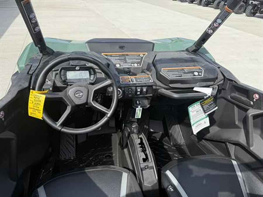 2026 Can-Am Commander DPS 700