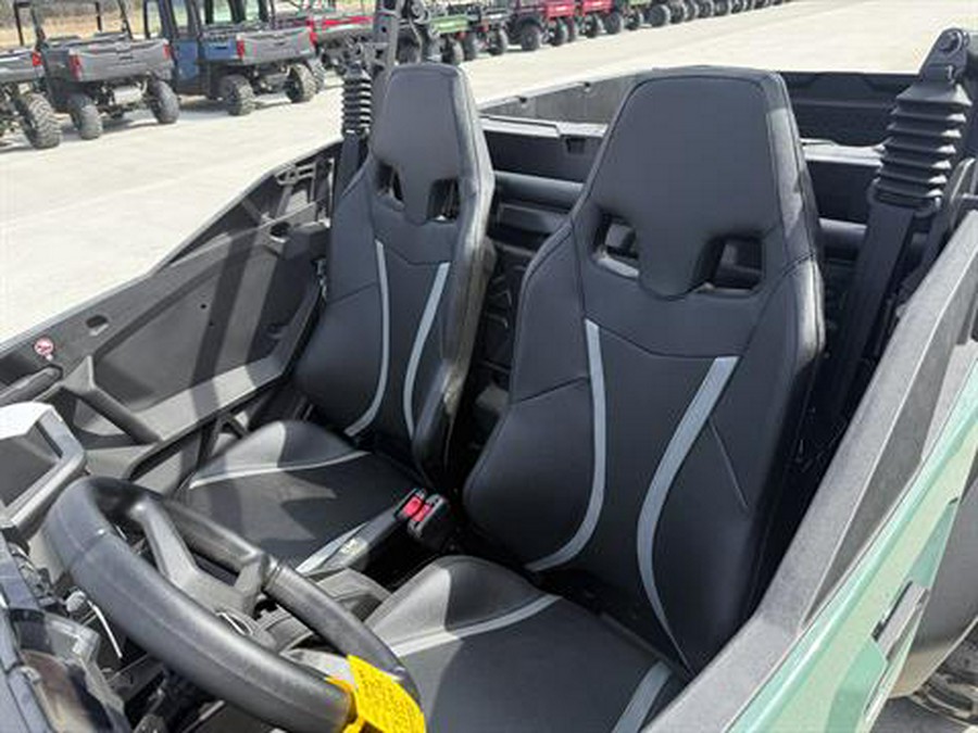2026 Can-Am Commander DPS 700