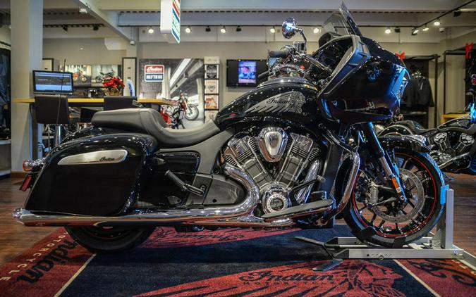 2023 Indian Motorcycle® Challenger® Limited Black Metallic