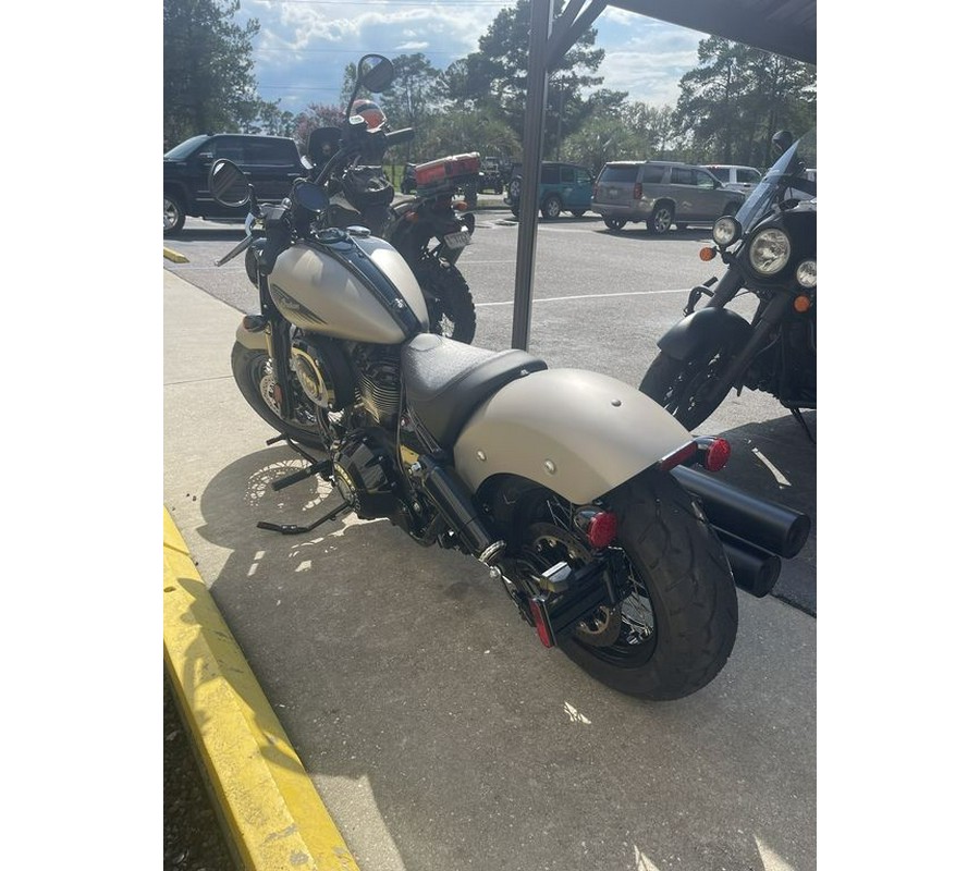 2023 Indian Motorcycle® Chief® Bobber Dark Horse® Silver Quartz Smoke