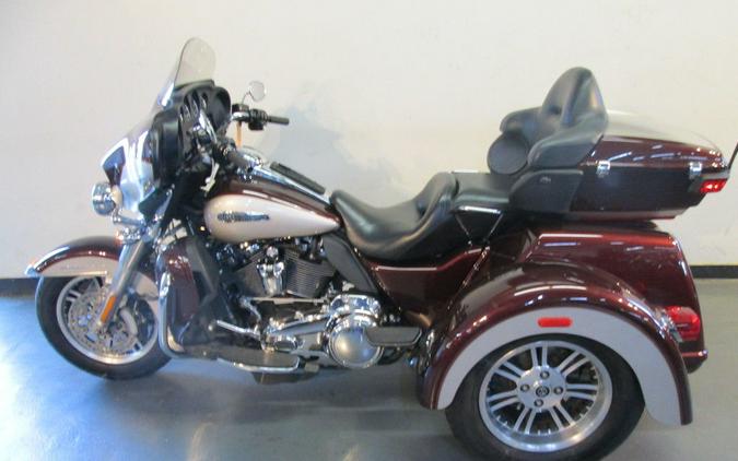 2018 Harley-Davidson® FLHTCUTG - Tri Glide® Ultra