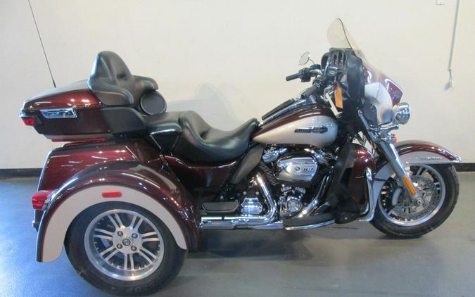 2018 Harley-Davidson® FLHTCUTG - Tri Glide® Ultra