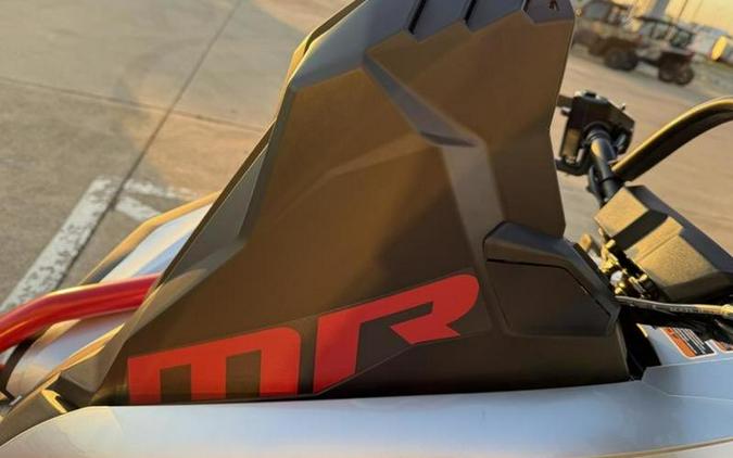 2026 Can-Am® Renegade X mr 1000 R Hyper Silver & Legion Red