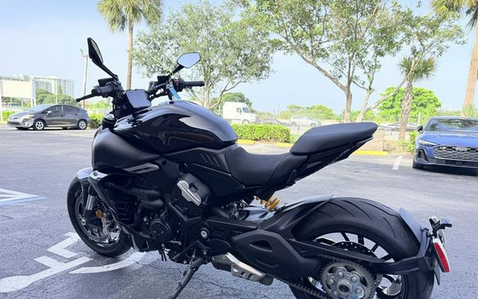 2024 Ducati Diavel V4 Black