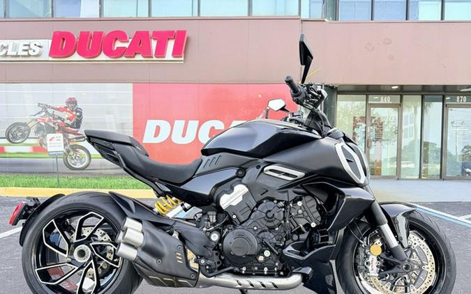 2024 Ducati Diavel V4 Black