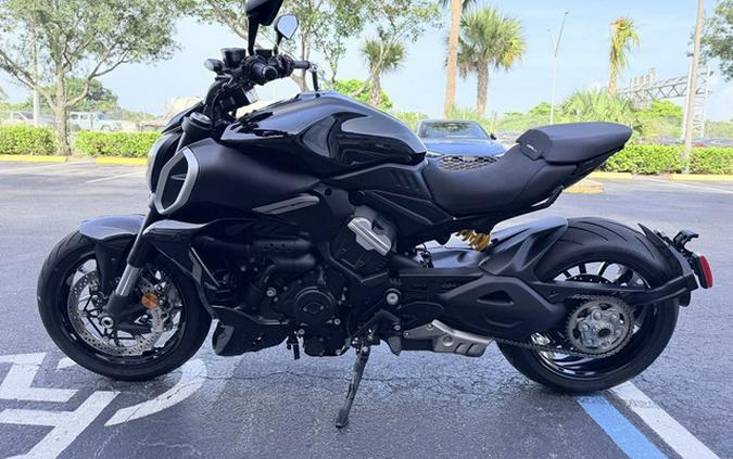 2024 Ducati Diavel V4 Black